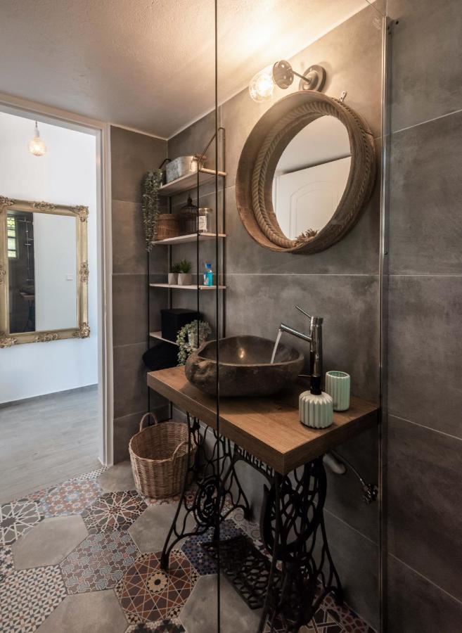 Maison Triantatria Plaka  Bagian luar foto