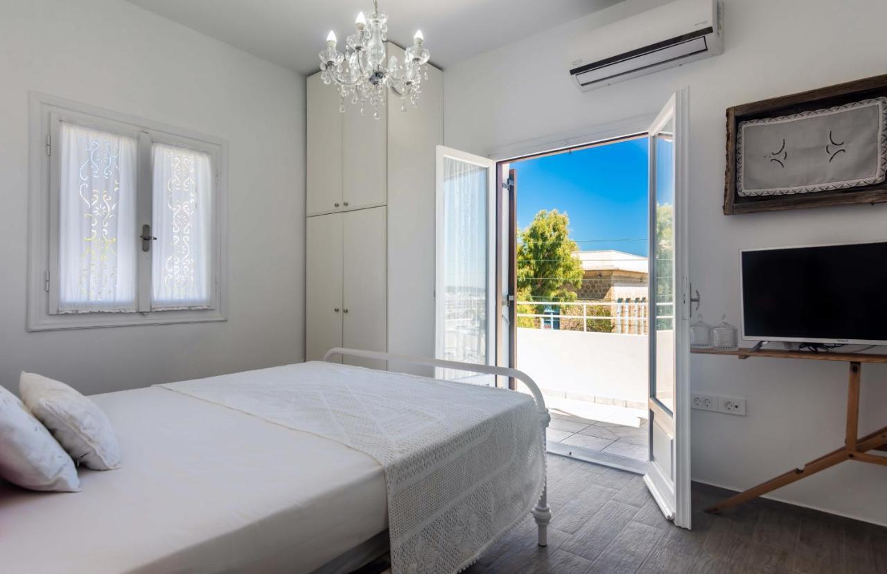 Maison Triantatria Plaka  Bagian luar foto